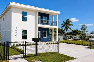 526 NW 6th St, Hallandale Beach, FL 33009 - Photo 3