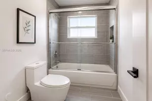 526 NW 6th St, Hallandale Beach, FL 33009 - Photo 9