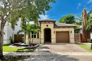 2364 NE 4th St, Homestead, FL 33033 - Photo 1