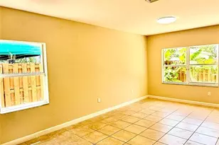 2364 NE 4th St, Homestead, FL 33033 - Photo 5