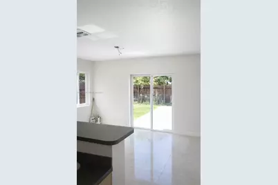 318 NE 166th St #318, Miami, FL 33162 - Photo 5