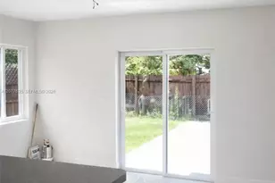 318 NE 166th St, Miami, FL 33162 - Photo 5