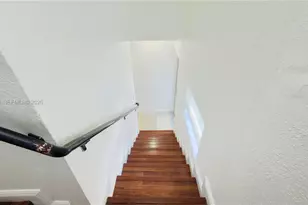 318 NE 166th St, Miami, FL 33162 - Photo 21