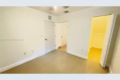 318 NE 166th St #318, Miami, FL 33162 - Photo 9