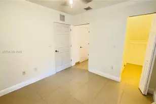 318 NE 166th St, Miami, FL 33162 - Photo 9