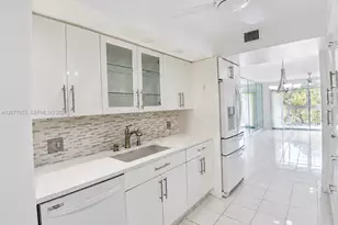 12601 SW 13th St, Pembroke Pines, FL 33027 - Photo 7