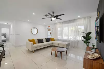 220 NE 10th Ave, Hallandale Beach, FL 33009 - Photo 33