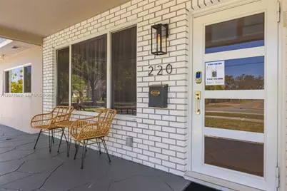 220 NE 10th Ave, Hallandale Beach, FL 33009 - Photo 13