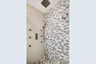 220 NE 10th Ave, Hallandale Beach, FL 33009 - Photo 23