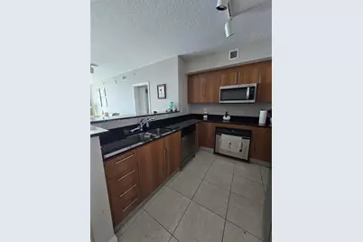 325 S Biscayne Blvd #3115, Miami, FL 33131 - Photo 3