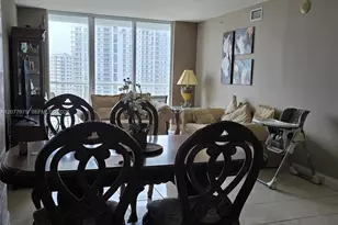 325 S Biscayne Blvd, Miami, FL 33131 - Photo 7