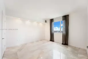 55 SE 6th St, Miami, FL 33131 - Photo 11