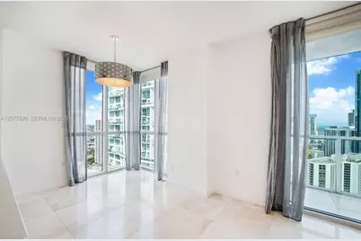 55 SE 6th St #3901, Miami, FL 33131 - Photo 13