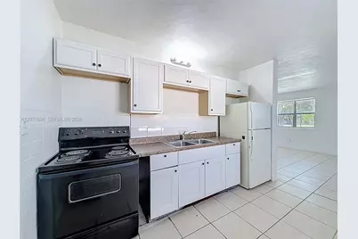 2419 NW 6th Ct, Pompano Beach, FL 33069 - Photo 3