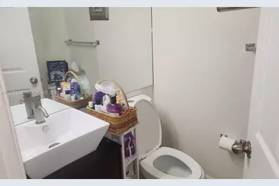 1055 NW 187th Ave, Pembroke Pines, FL 33029 - Photo 19