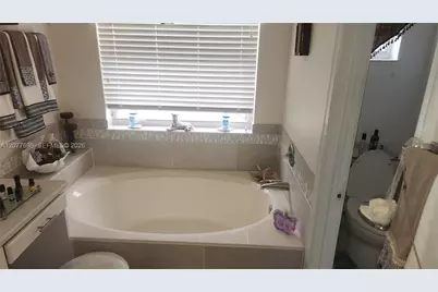 1055 NW 187th Ave, Pembroke Pines, FL 33029 - Photo 31
