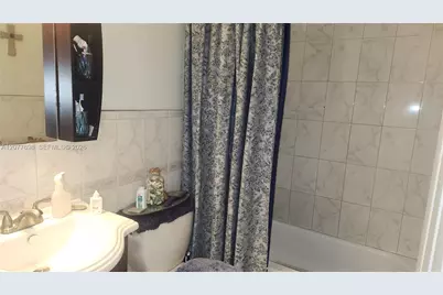 1055 NW 187th Ave, Pembroke Pines, FL 33029 - Photo 37