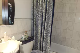 1055 NW 187th Ave, Pembroke Pines, FL 33029 - Photo 37