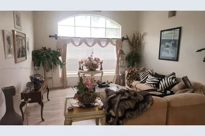 1055 NW 187th Ave, Pembroke Pines, FL 33029 - Photo 11