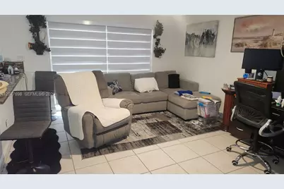1055 NW 187th Ave, Pembroke Pines, FL 33029 - Photo 17