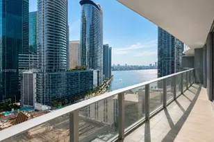 77 SE 5th St, Miami, FL 33131 - Photo 7