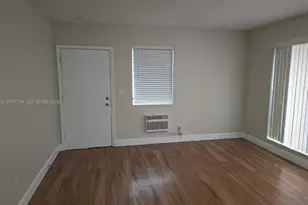 13035 Emerald Dr, North Miami, FL 33181 - Photo 5