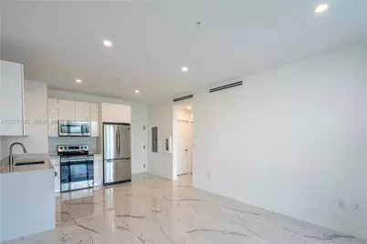 8425 Crespi Blvd #302, Miami Beach, FL 33141 - Photo 9