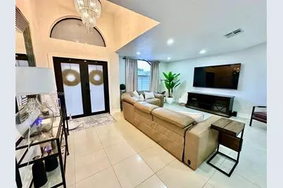 9021 NW 150th Ter, Miami Lakes, FL 33018 - Photo 3