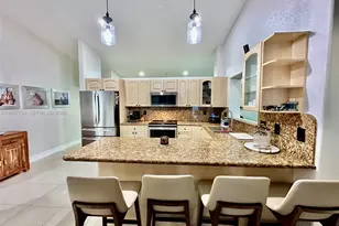 9021 NW 150th Terrace, Miami Lakes, FL 33018 - Photo 7