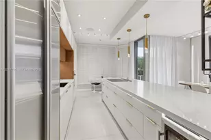3500 Mystic Pointe Dr, Aventura, FL 33180 - Photo 21