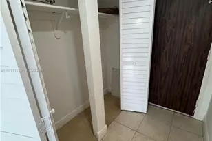 488 NW 165th St Rd, Miami, FL 33169 - Photo 23