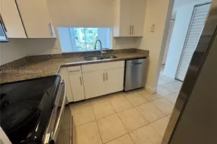 488 NW 165th St Rd, Miami, FL 33169 - Photo 19