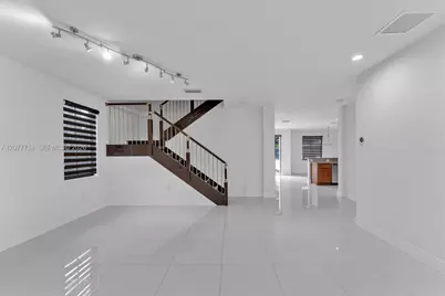 [Address not provided], Miami, FL 33172 - Photo 9