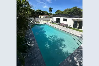 17650 NE 19th Ave, North Miami Beach, FL 33162 - Photo 9