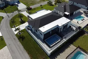 910 NW 38th Ave, Cape Coral, FL 33993 - Photo 75