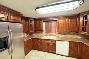 9357 Fontainebleau Blvd, Miami, FL 33172 - Photo 5
