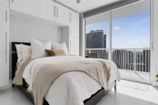 1200 Brickell Bay Dr, Miami, FL 33131 - Photo 3