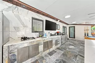 10125 SW 84th St, Miami, FL 33173 - Photo 17