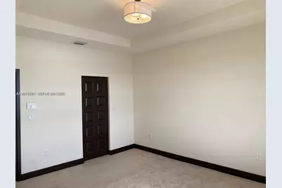 9116 NW 158th St, Miami Lakes, FL 33018 - Photo 9