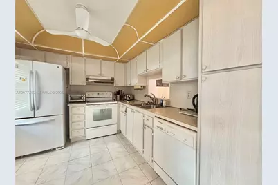 141 SE 3rd Ave #402, Dania Beach, FL 33004 - Photo 7