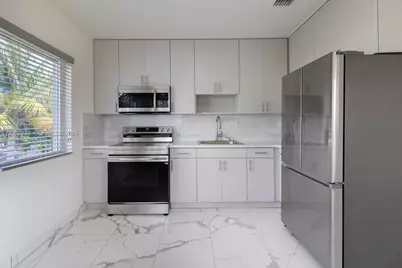 2323 NW 15th St #2, Miami, FL 33125 - Photo 5