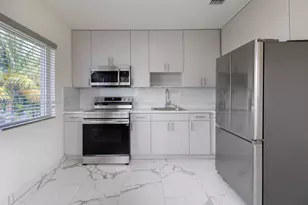 2323 NW 15th St, Miami, FL 33125 - Photo 5