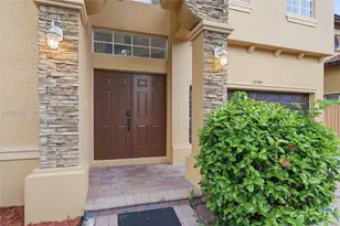 22505 SW 94th Pl, Cutler Bay, FL 33190 - Photo 7
