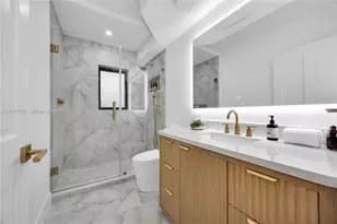 428 SW 19th Rd, Miami, FL 33129 - Photo 11