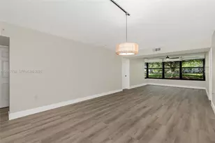 1709 Whitehall Dr, Davie, FL 33324 - Photo 3