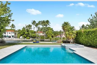 4560 Prairie Ave, Miami Beach, FL 33140 - Photo 1