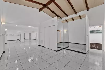 4560 Prairie Ave, Miami Beach, FL 33140 - Photo 3