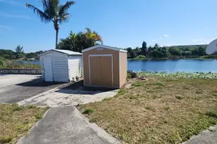 4248 Hibiscus Cir, West Palm Beach, FL 33409 - Photo 19