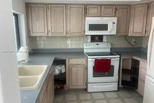 15821 SW 102nd Ct, Miami, FL 33157 - Photo 5