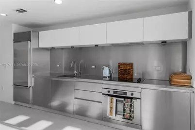 1040 Biscayne Blvd #3203, Miami, FL 33132 - Photo 13